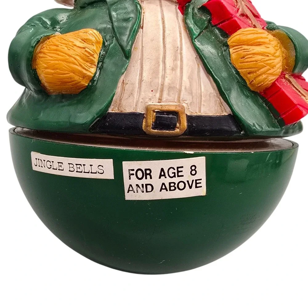 Silvestri festive santa